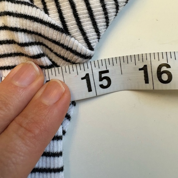 Hollister teen short sleeve stripped shirt w embroidered butterfly detail SMALL - Picture 7 of 8